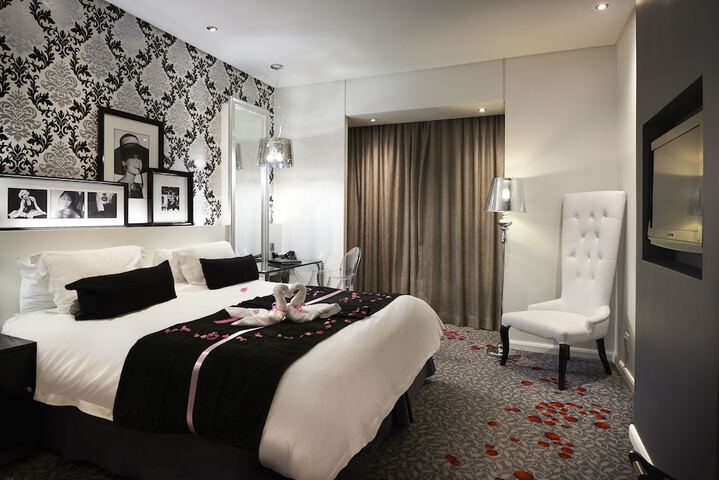 Room 7 of 120