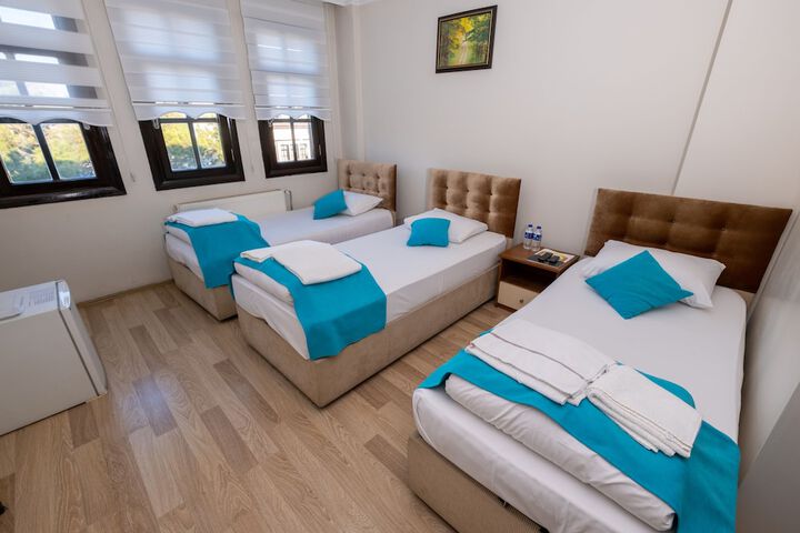 Room 3 of 36