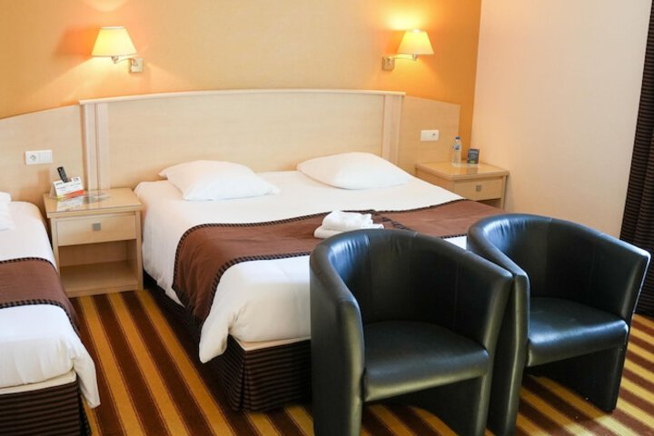 Room 15 of 74