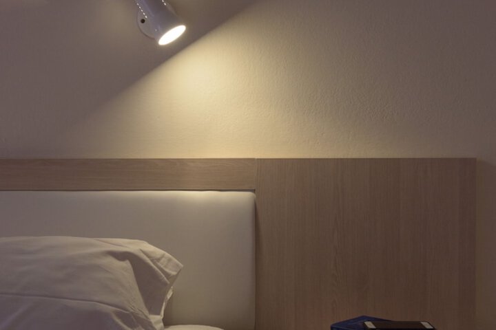 Room 17 of 27