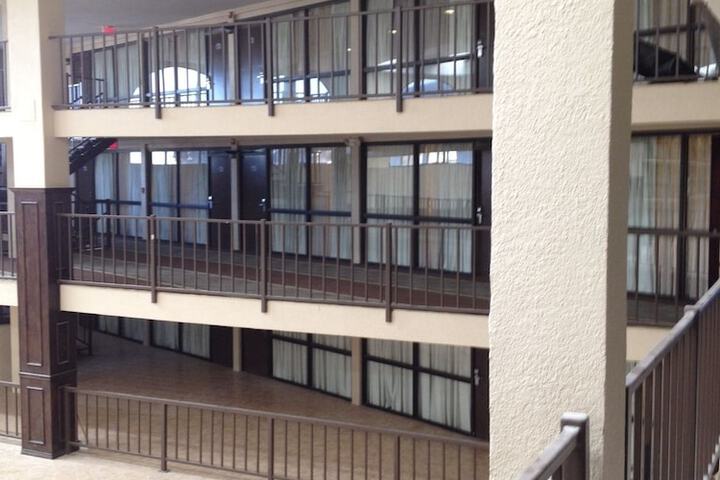 Ballroom/Hall 12 of 15