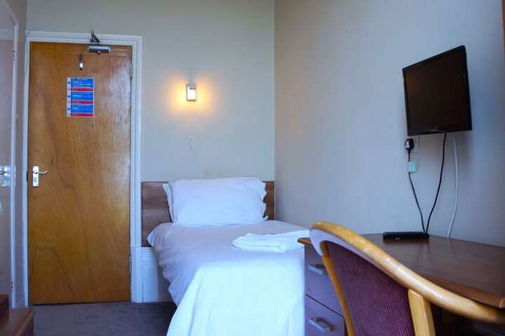 Room 105 of 162