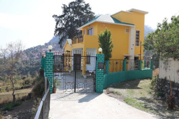 OYO 14131 Home Cozy Studio Mehragaon