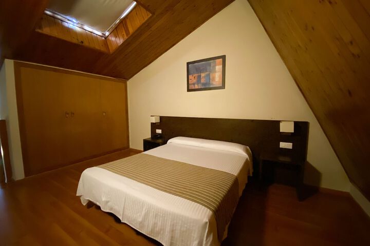 Room 6 of 44