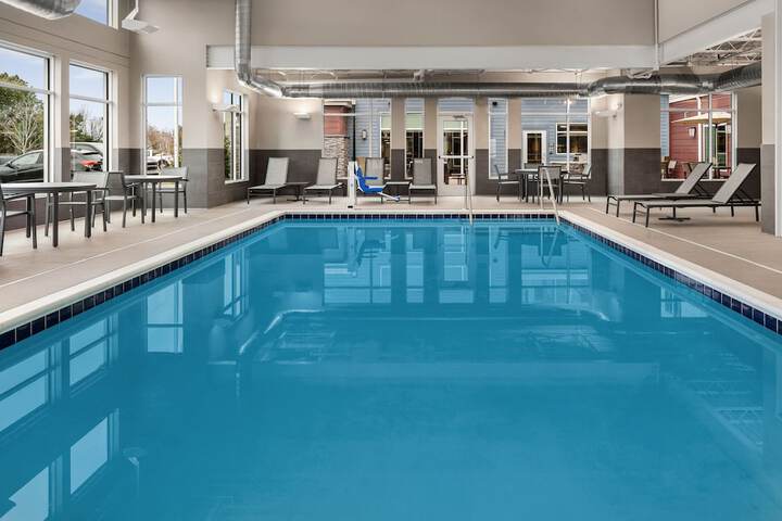 Pool 33 of 44