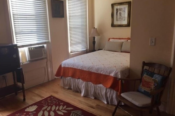 Room 10 of 24