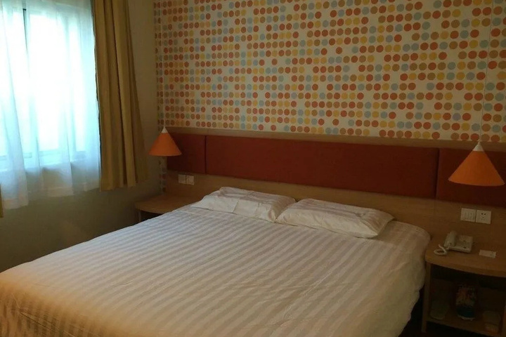 Room 7 of 17