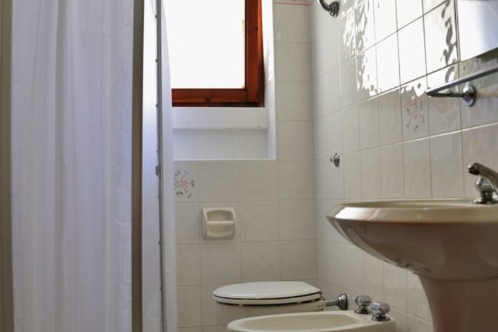 Room 15 of 34