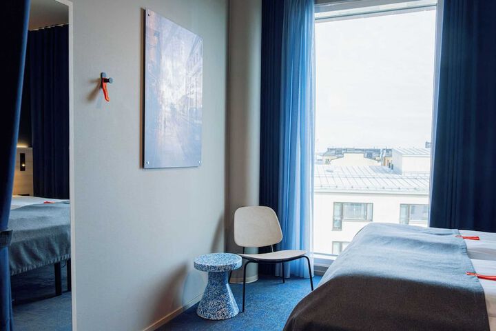 Room 50 of 121