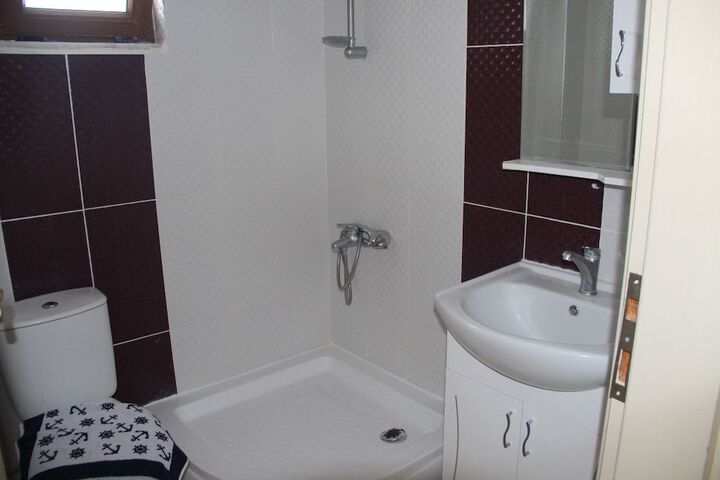 Room 4 of 25