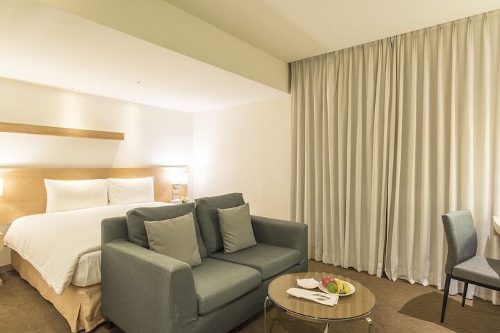 Room 16 of 60