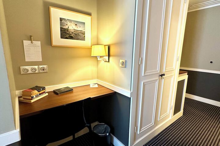 Room 18 of 53
