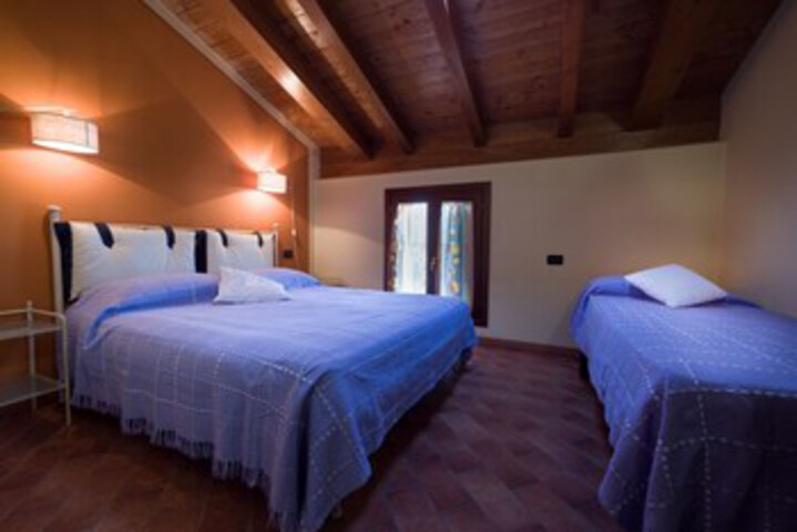 Room 14 of 16