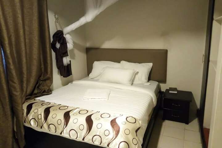 Room 11 of 24