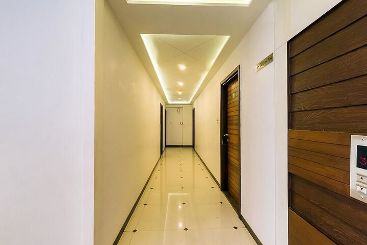 Ballroom/Hall 22 of 24