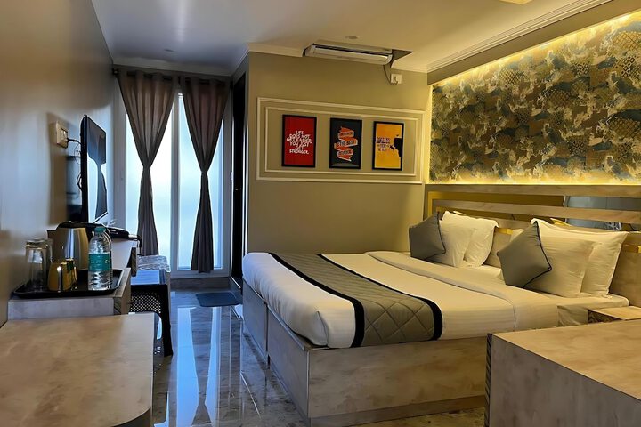 Room 8 of 30