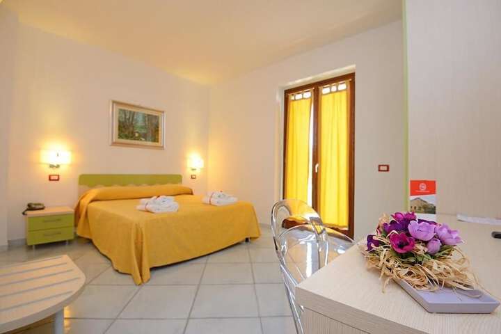 Room 5 of 30