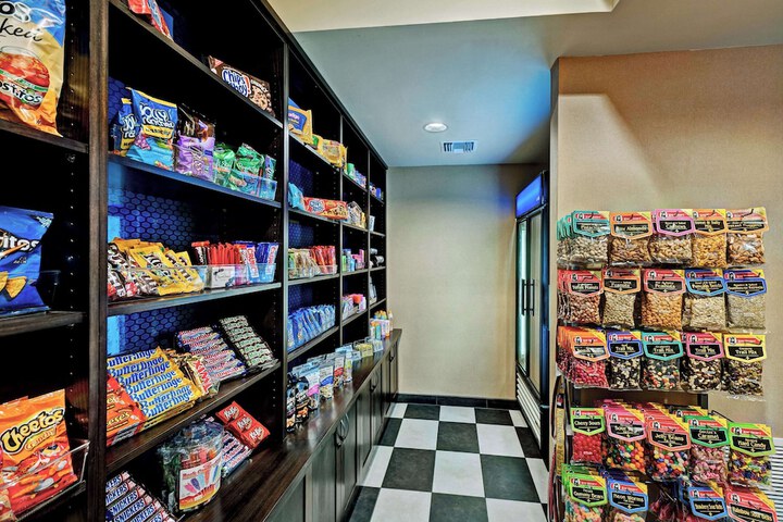 Snack bar