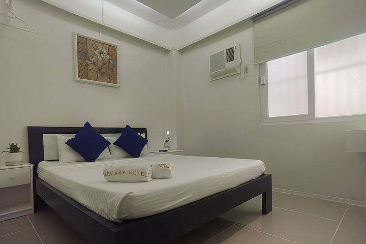 Room 17 of 40