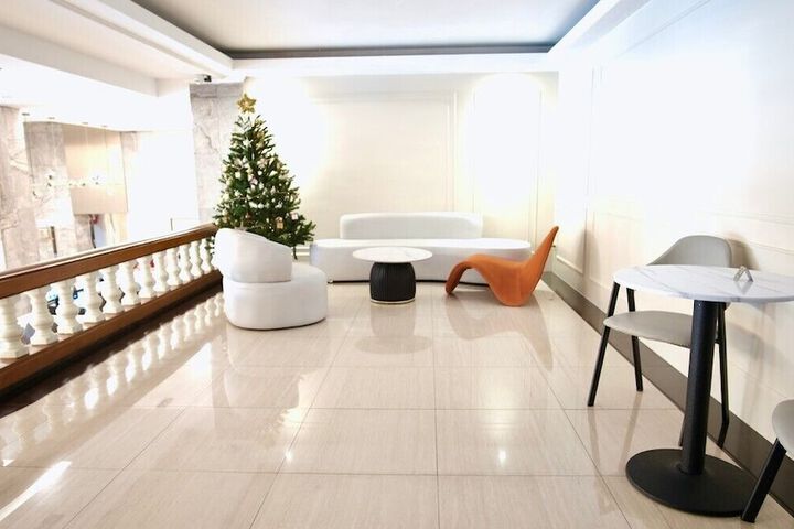 Hotel Interior 14 of 186