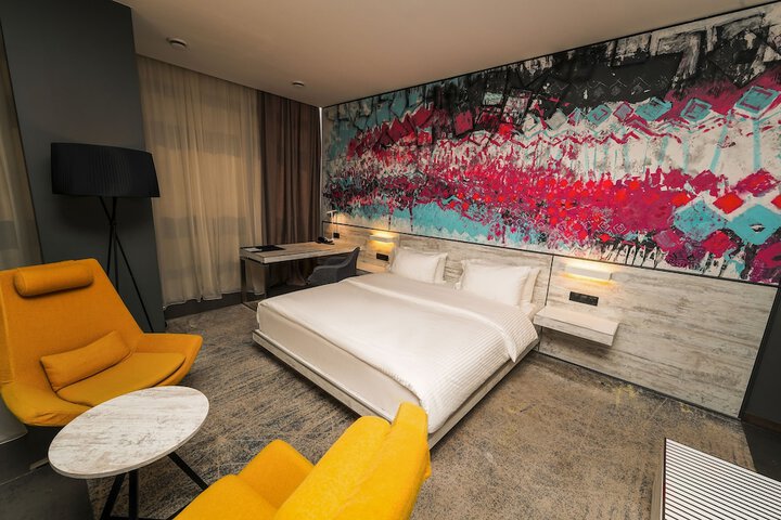 Room 11 of 75