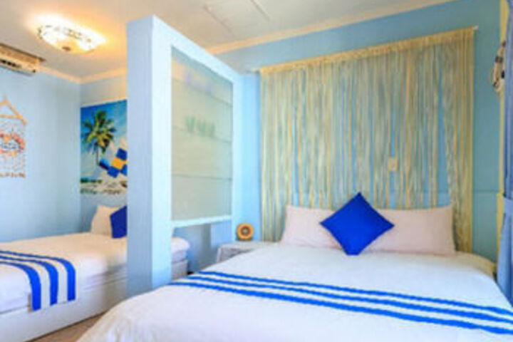 Room 11 of 27