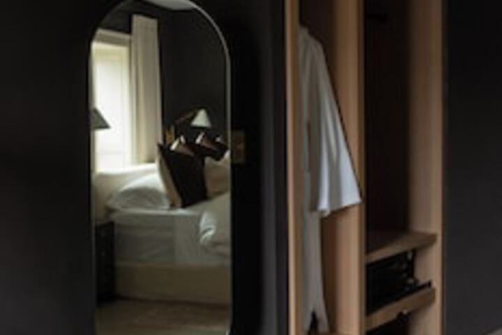 Room 49 of 312