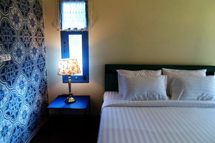 Room 8 of 148