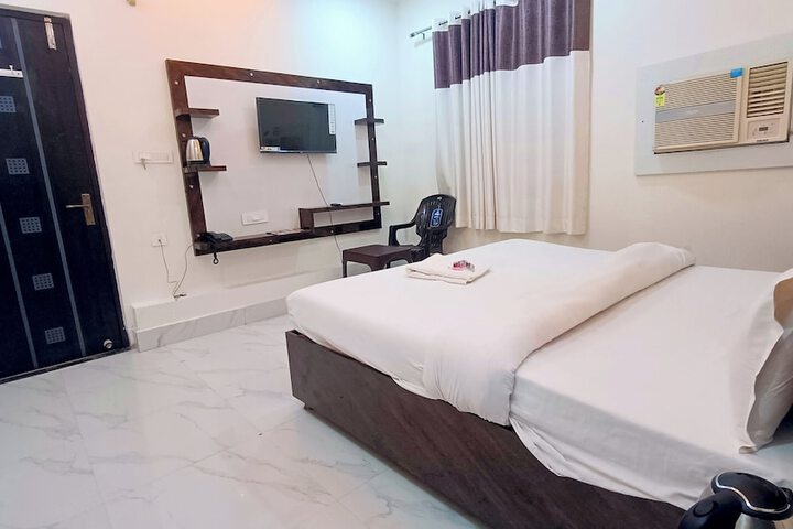 Room 3 of 24