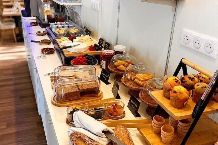 Breakfast/Coffee Service 16 of 34