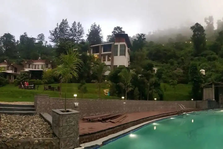 Pool 10 of 13