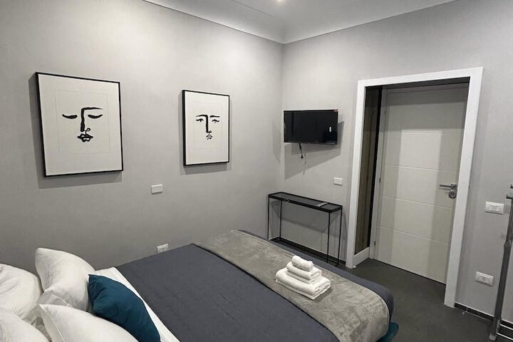 Room 15 of 28
