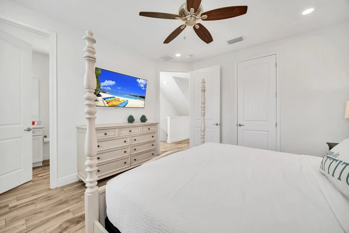 Room 4 of 23