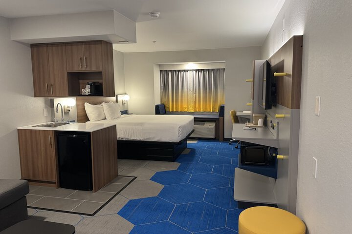 Room 9 of 50