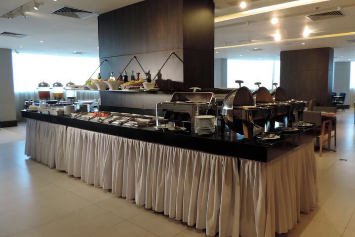 Dining 57 of 80