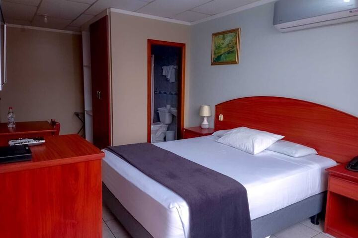 Room 5 of 15