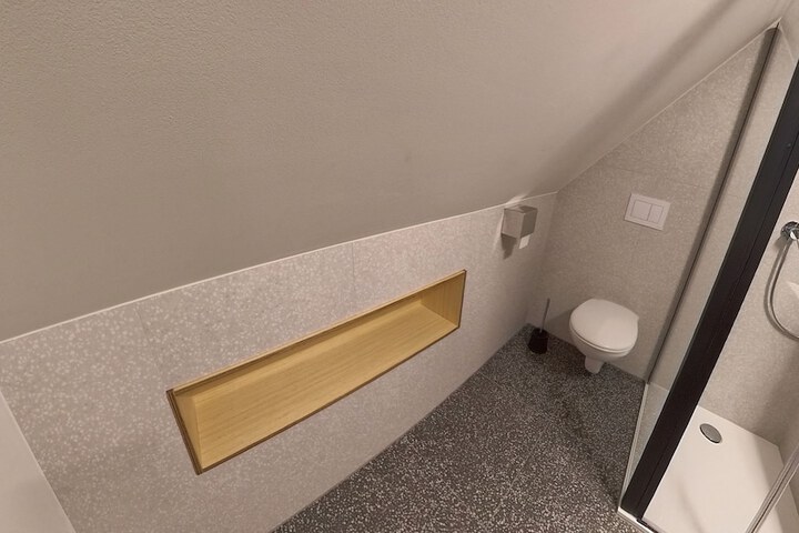 Room 73 of 93