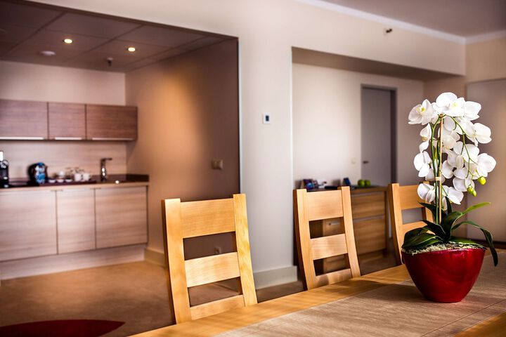 Room 5 of 203