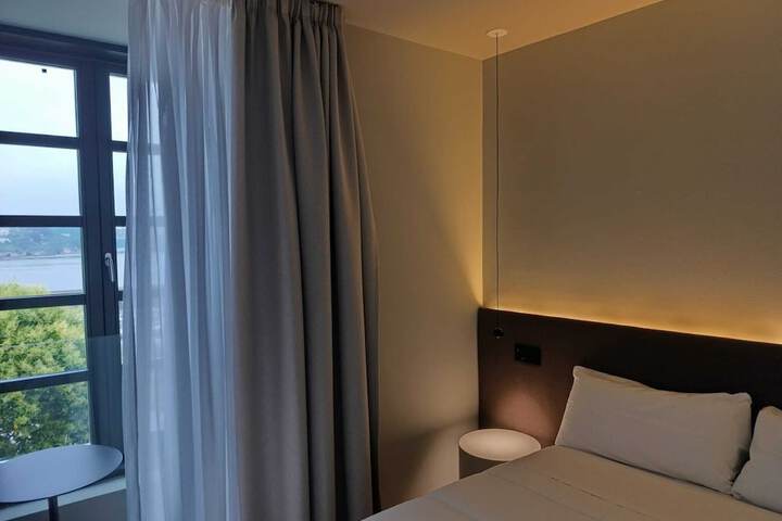 Room 20 of 27