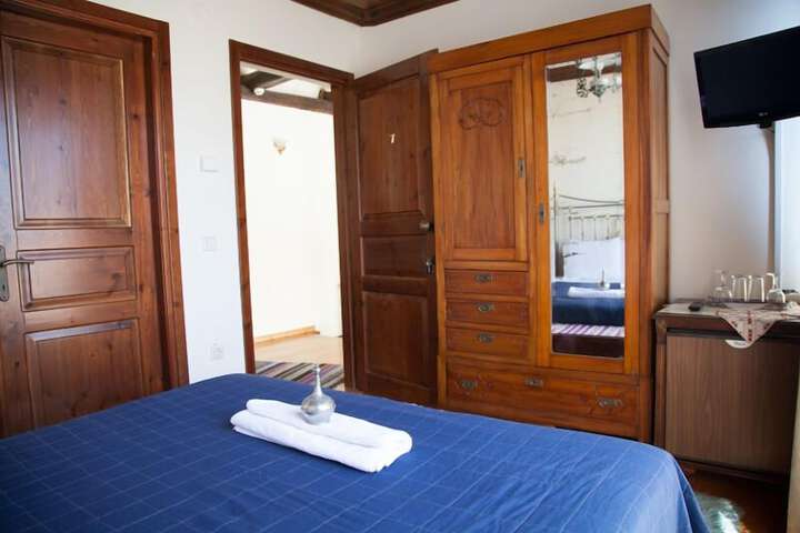 Room 11 of 26