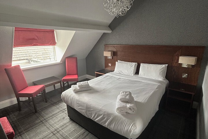 Room 15 of 32