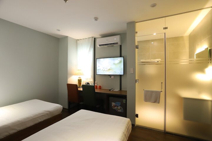 Room 11 of 45