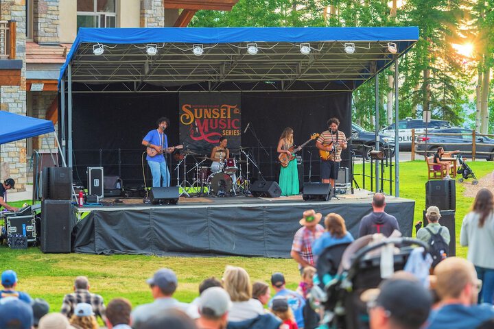 Entertainment 68 of 107