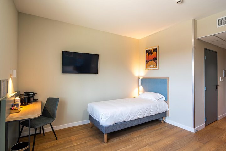 Room 17 of 36