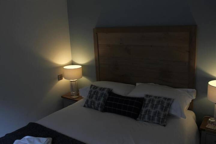 Room 6 of 11