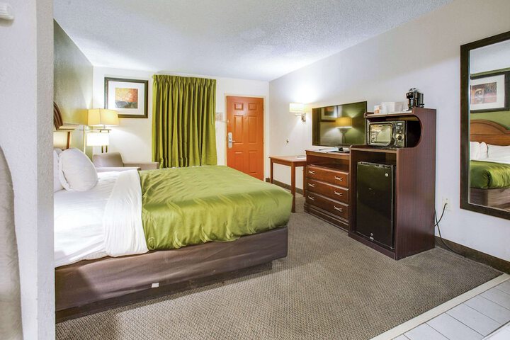 Standard | King Bed (2 of 13)