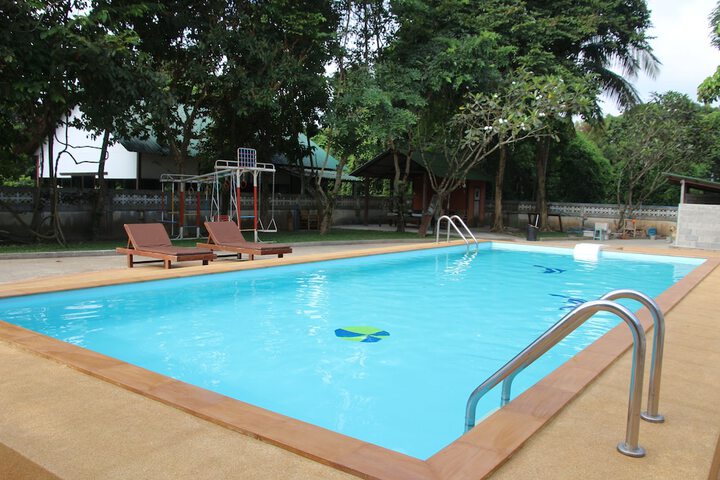 Pool 7 of 10