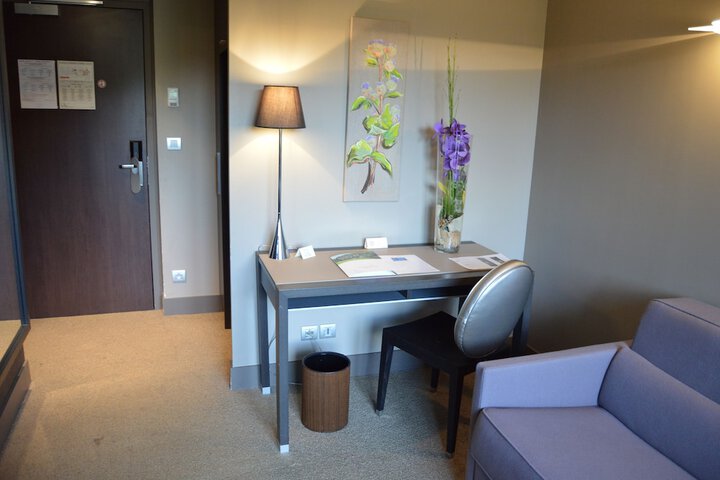 Room 16 of 39