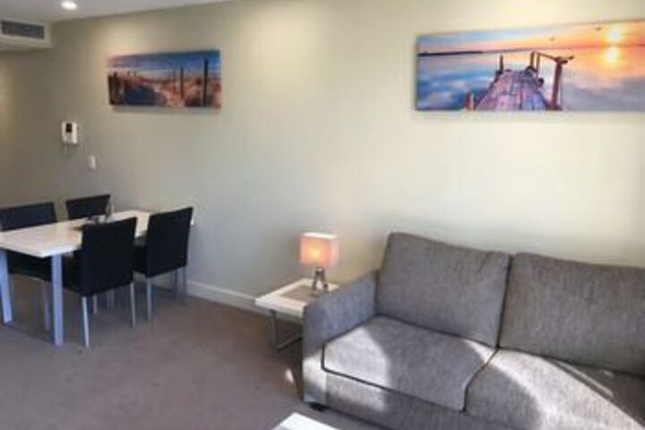 Room 10 of 12