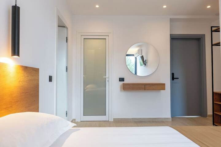 Room 18 of 74